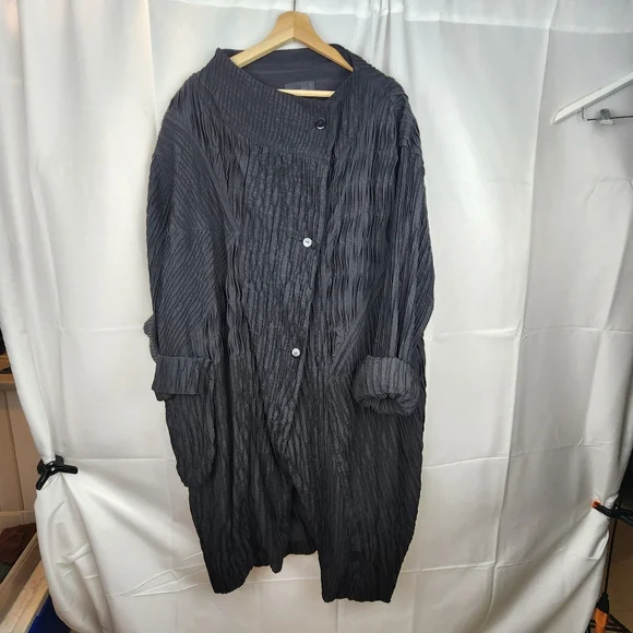 Moyuru Japan Oversized Light Coat - L in EUC - Picture 2 of 15